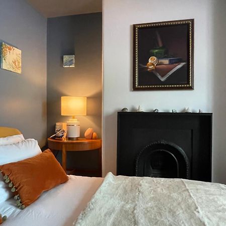 Stylish 2-Bedroom Townhouse Next To Brighton Station Экстерьер фото