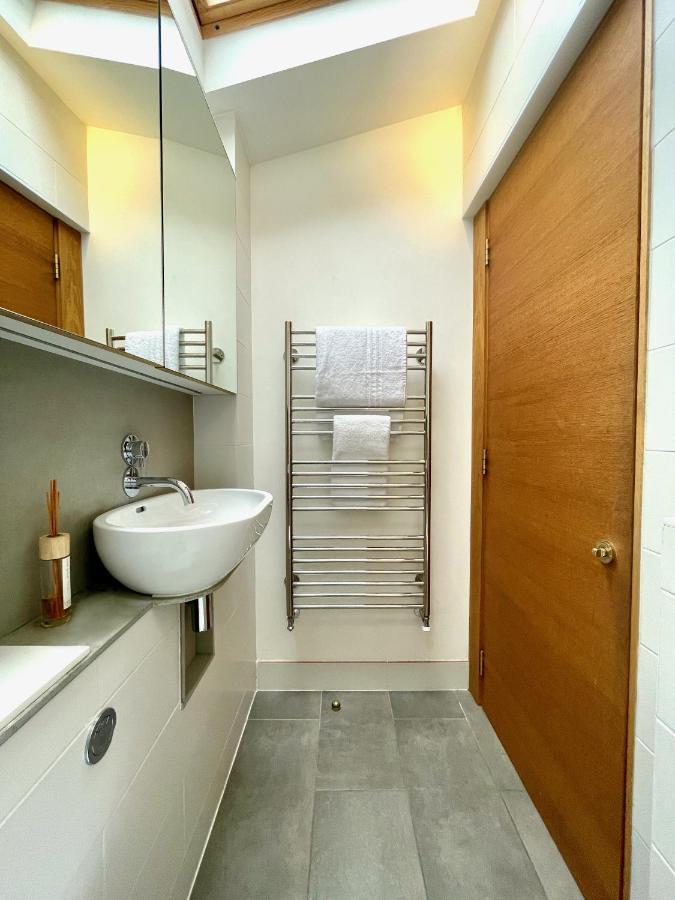 Stylish 2-Bedroom Townhouse Next To Brighton Station Экстерьер фото
